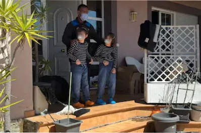 Rescataron a los hijos de un matrimonio que vivía en la casa de los horrores horrores