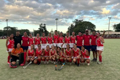 Los Tarcos se hizo fuerte en casa y se consagró campeón del Iniciación de hockey
