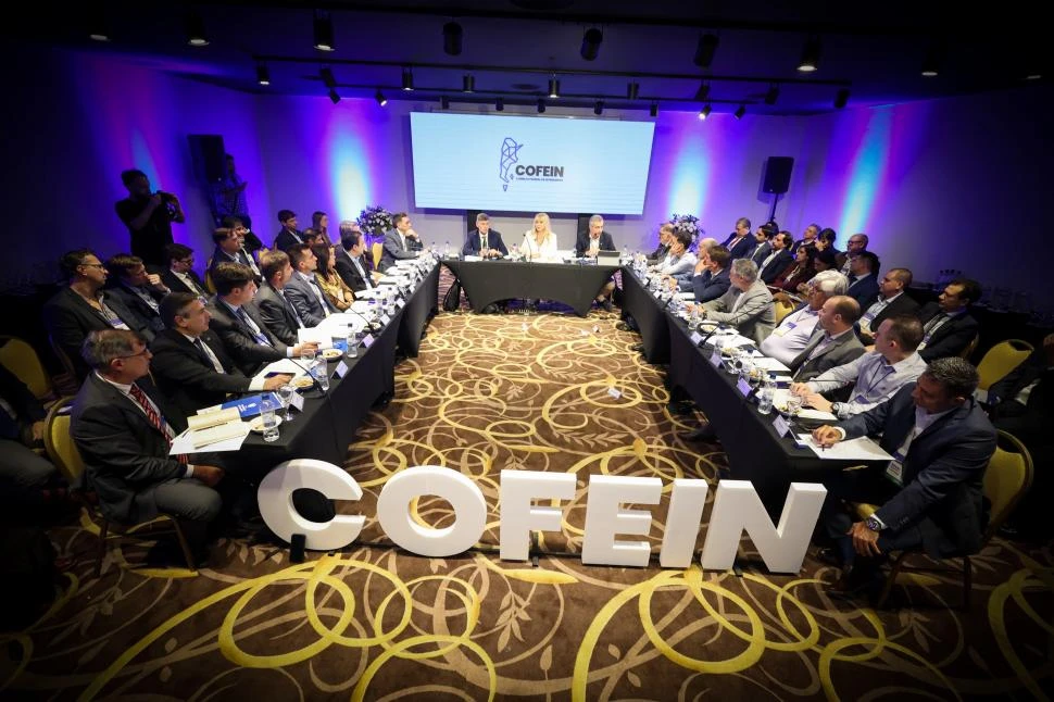 UNIDAD. Los intendentes plantearon la articulación entre gobiernos.