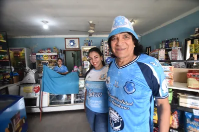 Jugó en Boca, era comparado con Loco Gatti y hoy alentó a Deportivo Aguilares