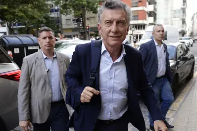 Desde Madrid, Mauricio Macri impulsó un acuerdo electoral bonaerense con los libertarios
