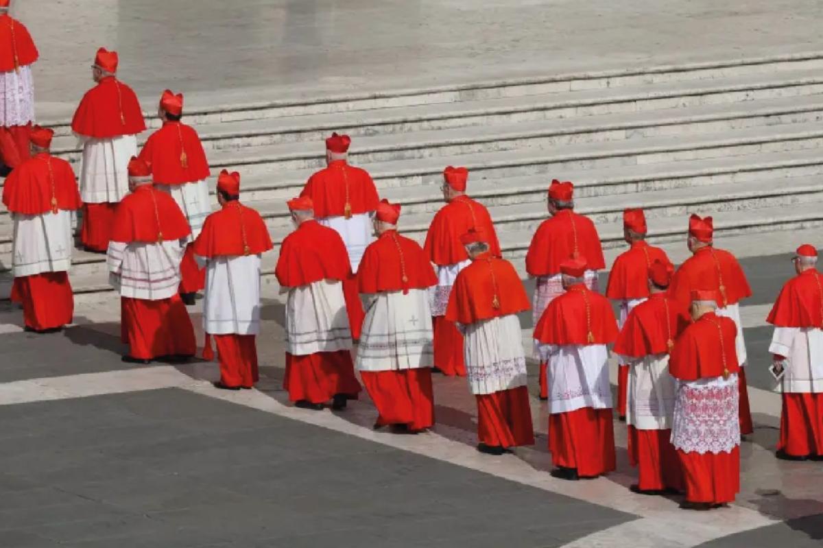 Príncipes de la Iglesia: qué hacen los cardenales, cómo se eligen y por qué visten de rojo