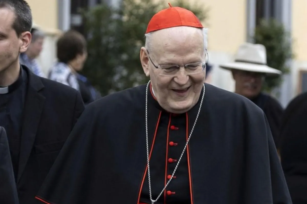 Quién es Péter Erdő, el cardenal húngaro que podría ser elegido Papa