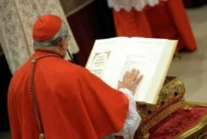 ¿Qué juramento realizan los cardenales antes de votar en el cónclave?