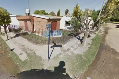 Le cortó la oreja de un machetazo a su vecino porque estacionó en la puerta de su casa