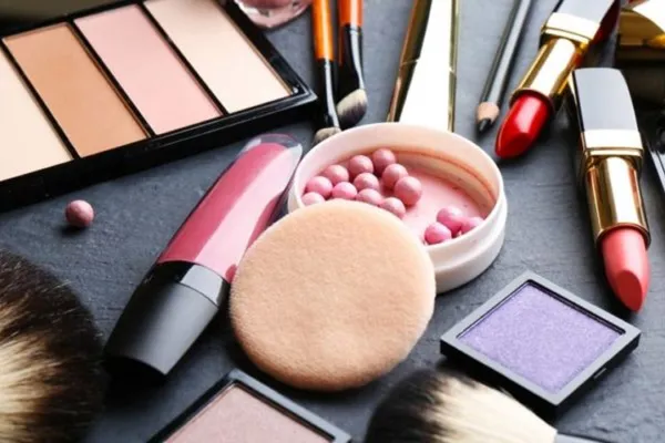 600x400_anmat-prohibio-seis-productos-cosmeticos-reconocida-marca-1082222-130114.webp