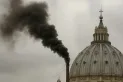 Primera fumata negra en el Vaticano: la votación termina sin consenso para elegir papa