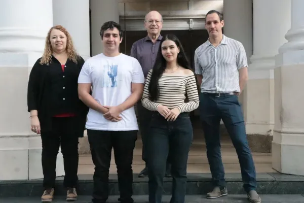 Desde un laboratorio tucumano, dos jóvenes aportan a la ciencia que quiere cambiar el mundo