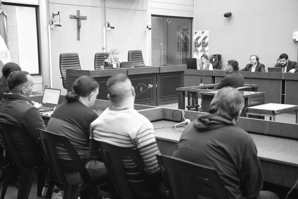 EL DEBATE. Un testigo declara durante la audiencia que se realiza en el TOF. la gaceta / foto de josé nuno