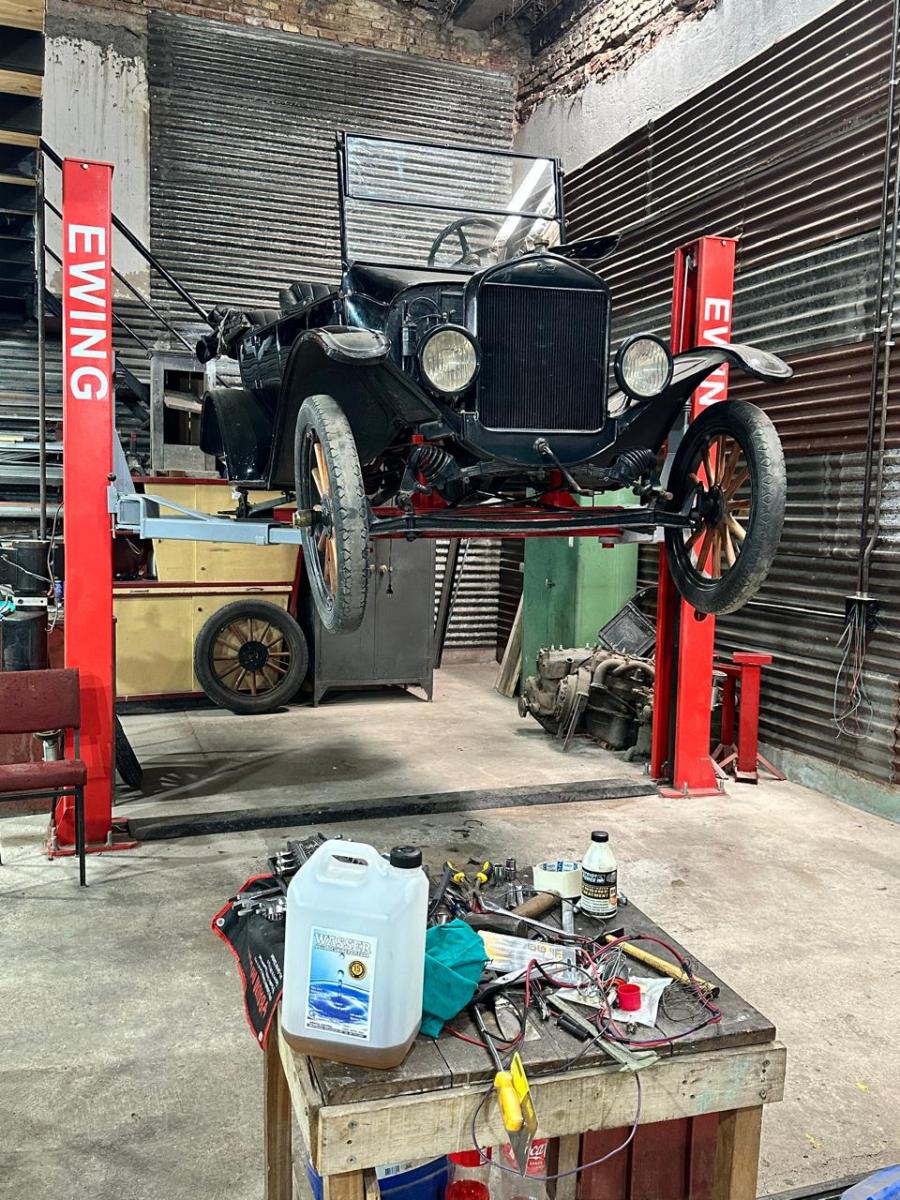 Con un Ford T y vestido de época: la aventura de un tucumano en el Recoleta-Tigre 2025
