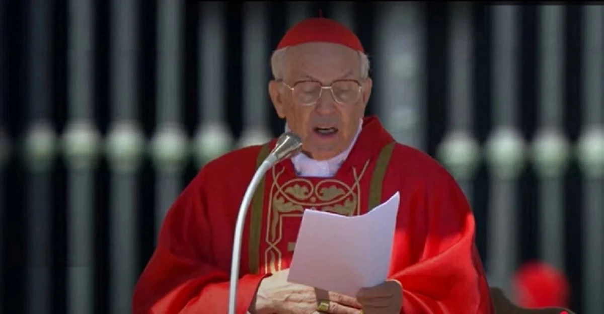 Cardenal Giovanni Battista Re. 