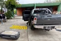 Quitan los asientos traseros de una camioneta y descubren un doble fondo en el piso con 31 kilos de cocaína