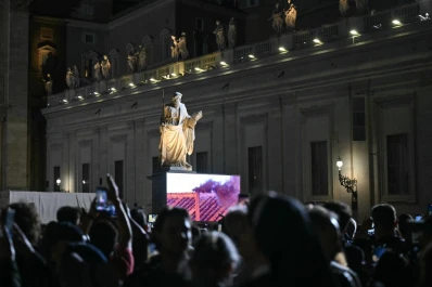 ¿Hoy podría haber Papa?: la primera fumata fue negra