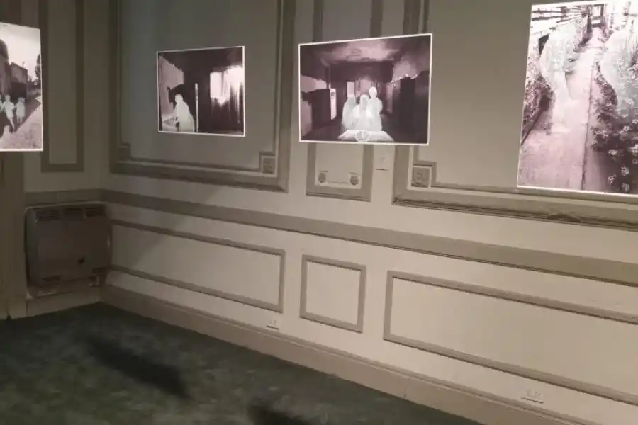 EN EL ROUGÉS. Intervención fotográfica de Milagros Albornoz.