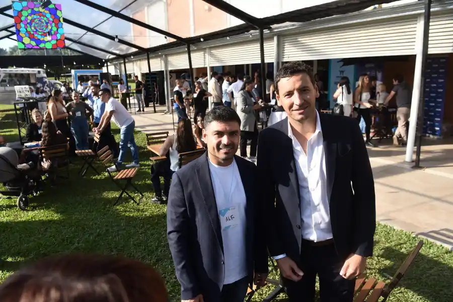 DE UNAJE. Alejandro Barros y Adriano Bourguignon, de la Unión Argentina de Jóvenes Empresarios, hablaron de sus expectativas. / OSVALDO RIPOLL, LA GACETA