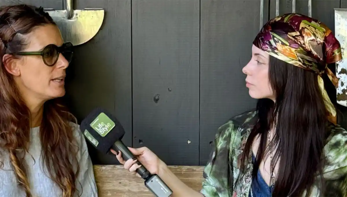 Sol entrevistando a Paquita.