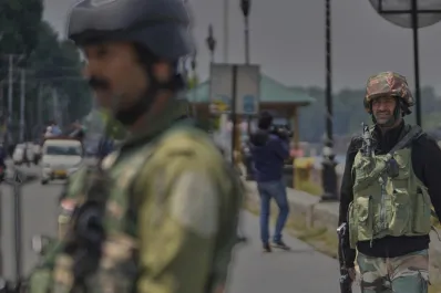 Estados Unidos media en el conflicto entre India y Pakistán, y logra un alto el fuego