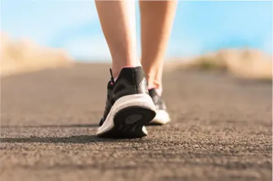 Hacer este ejercicio por 10 minutos puede ser mejor que caminar 10.000 pasos diarios