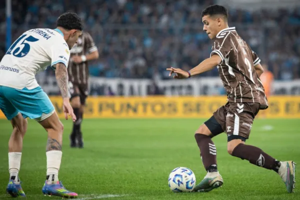 Platense dio el batacazo y eliminó a Racing del Apertura