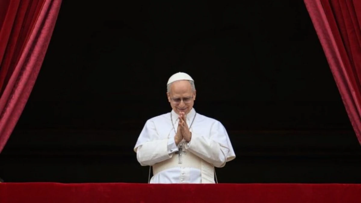 El papa León XIV hizo su primera aparición dominical y pidió por el fin de las guerras