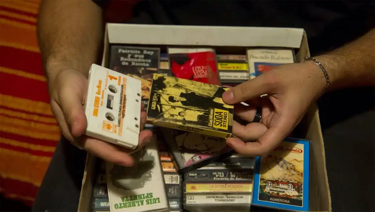 Lo viejo salva: una vida analógica, testimonios de resistencia