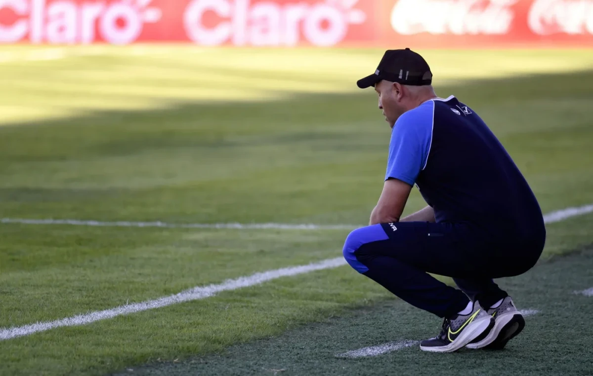 Diego Flores dejó de ser el técnico de Gimnasia de La Plata.