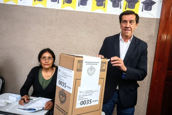Elecciones en Jujuy: votó el gobernador Sadir y denunció que LLA violó la veda electoral