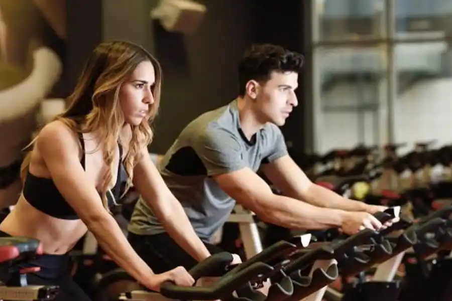 ¿Cuántos minutos de bicicleta fija necesitás para quemar grasa?