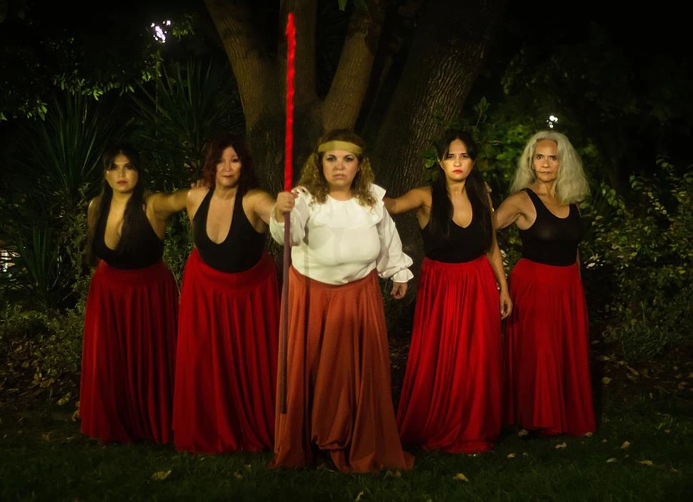 TIEMPOS DE INDEPENDENCIA. “Rosas voces rojas” se estrenará esta noche en el teatro Puerto Libertad.