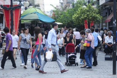 Por día, medio millón de personas caminan en el Gran Tucumán
