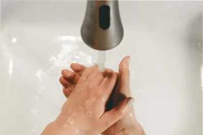 Esto debe durar el lavado de manos para que sea efectivo, según la física