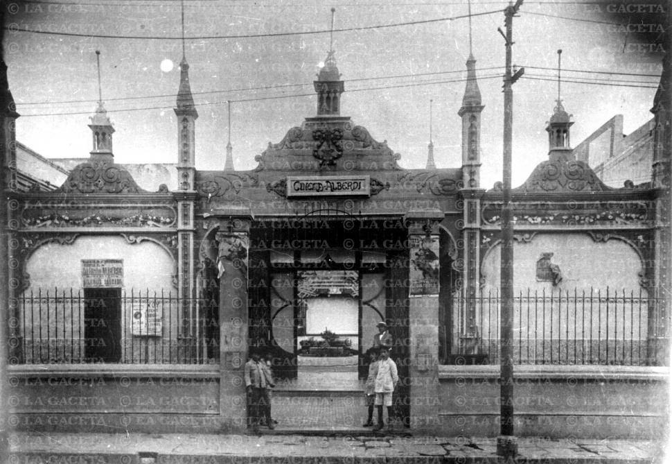 Recuerdos fotográficos: “Cinema Alberdi”