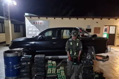 Colalao del Valle: rellenó un tambor de combustible y acondicionó el chasis de su camioneta con 114 kilos de hojas de coca