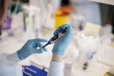 Anmat inhibió el funcionamiento de un laboratorio a raíz de un brote bacteriano