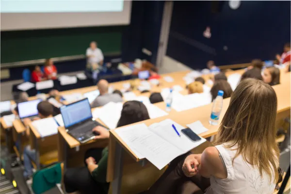 Las carreras peores pagadas tras cinco años de graduación.