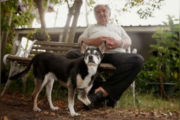 Pepe Mujica y su última voluntad: descansar junto a su perra Manuela