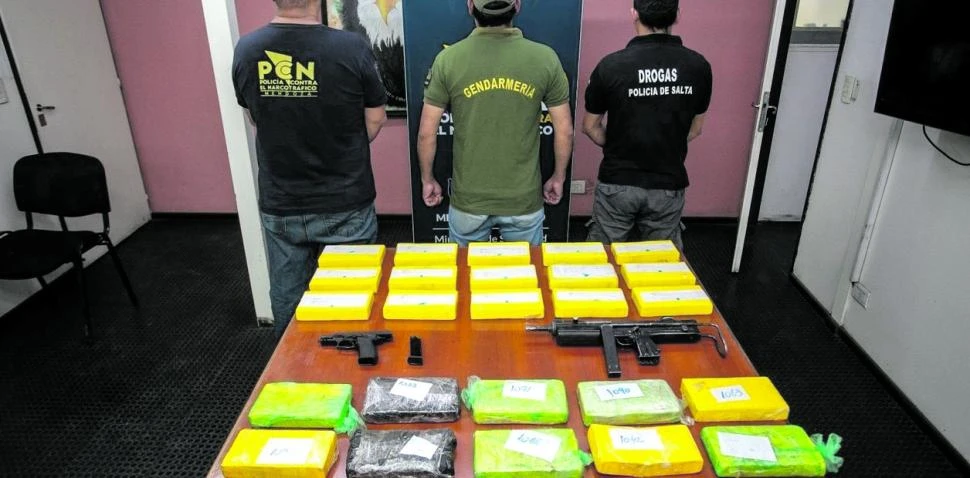 ¿Gendarmes socios de narcos y de contrabandistas?