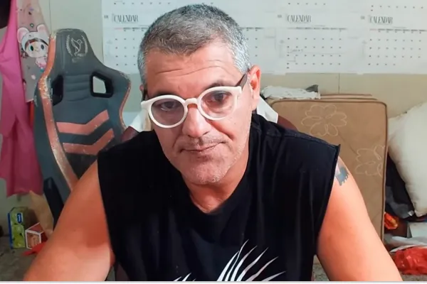 Quién es Frank Cuesta: el youtuber que fingió tener cáncer, ser veterinario y rescatar animales