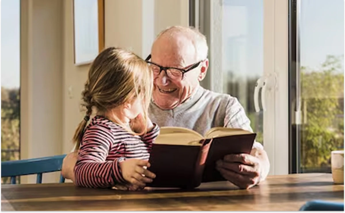 Una ciudad paga U$S 400 a los abuelos por cuidar a sus nietos y funciona muy bien