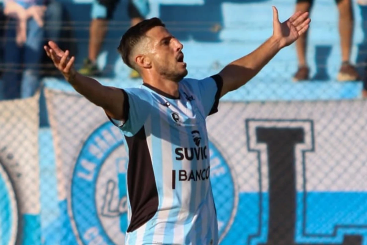 Pablo Chavarría, el goleador con seis goles. 