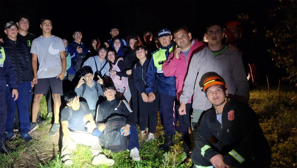 TODOS BIEN. Los estudiantes estuvieron extraviados algunas horas en la zona de La Rinconada. 