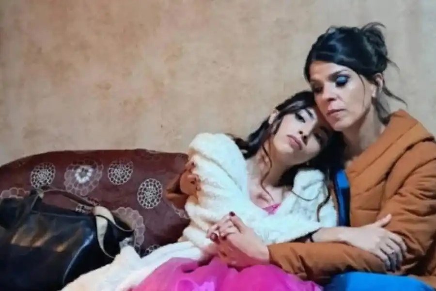 “Souvenir”, de Martina Díaz Santilli, aborda secretos familiares develados poco antes de una fiesta de 15 años.