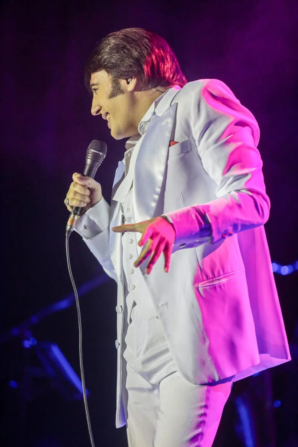 CANTO. Fernando Samartin recrea la esencia del ídolo popular.