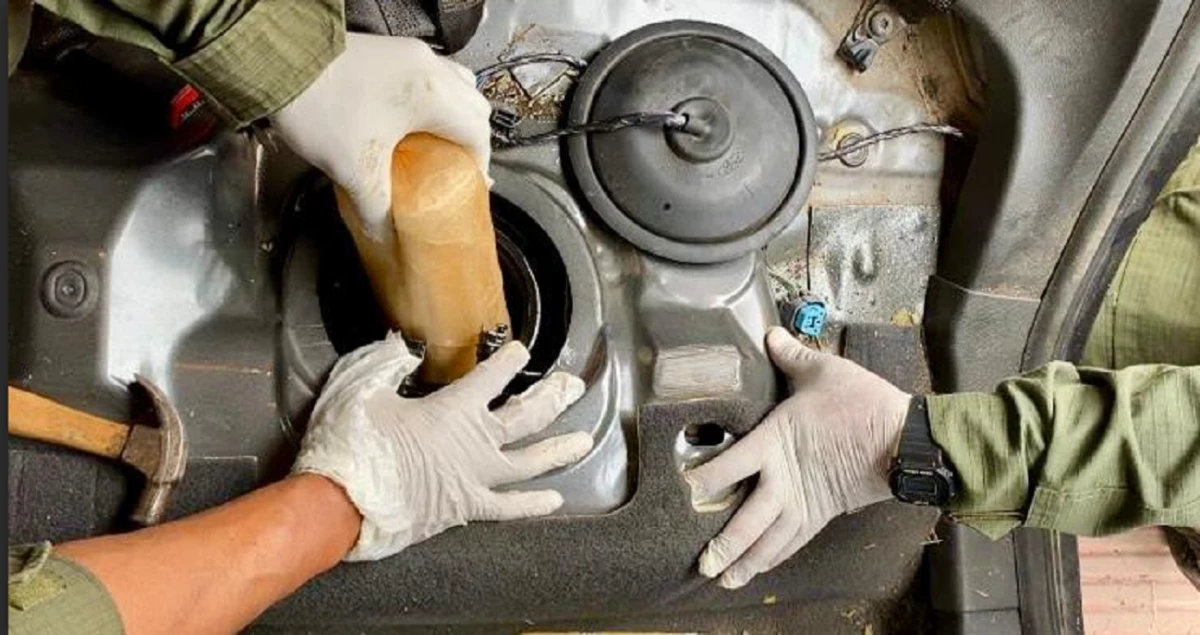 Encontraron más de 22 kilos de cocaína en le tanque de combustible de un automóvil que se dirigía a Alberdi