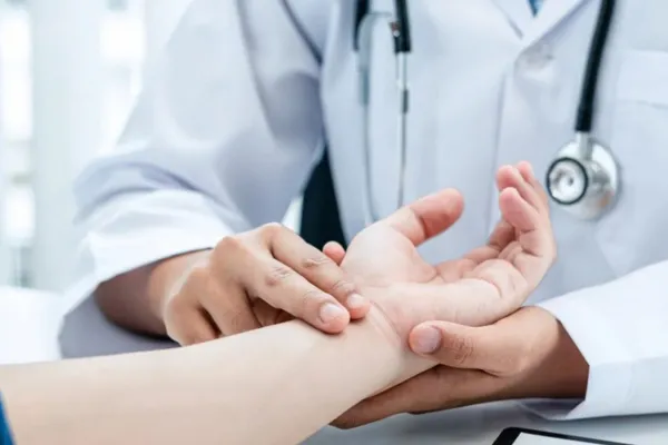 Aprender a tomar el pulso puede servir para salvar vidas