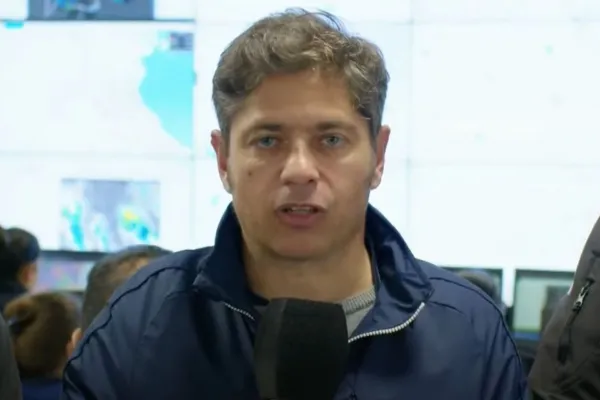 Kicillof reunió al comité de crisis: El agua que cayó fue equivalente a la de Bahía Blanca, dijo