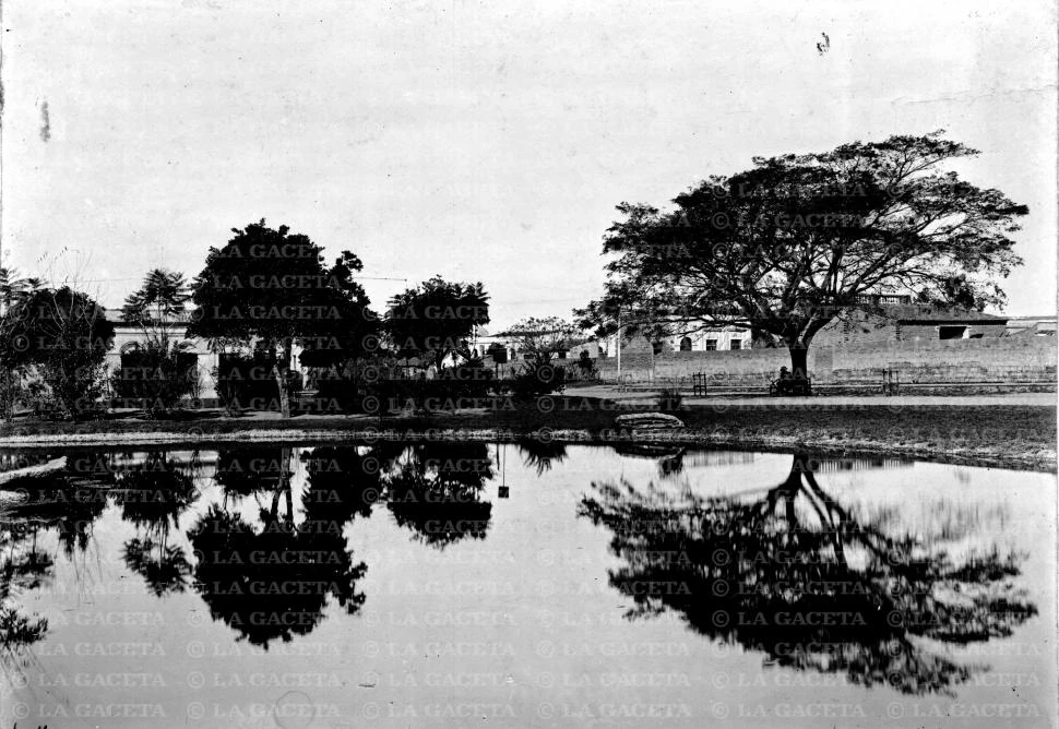 Recuerdos fotográficos: una plaza en constante transformación