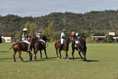 Heredó el polo por su familia y explicó cómo es el cuidado de los caballos para este deporte