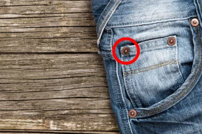 ¿Para qué sirven los botones metálicos de los jeans? El detalle que pocos conocen