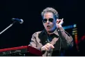 Andrés Calamaro abandonó su recital luego de ser abucheado por apoyar las corridas de toros